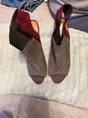Nine West Gray and Burgundy Suede Peep-Toe Slingback Heels
